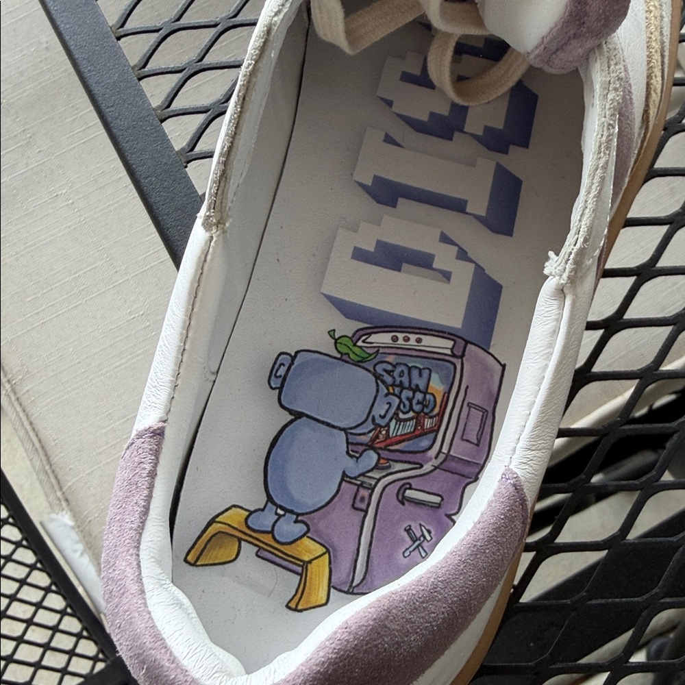 😃NWOT COLLEGIUM x DISCORD Sneakers - Picture 5 of 5